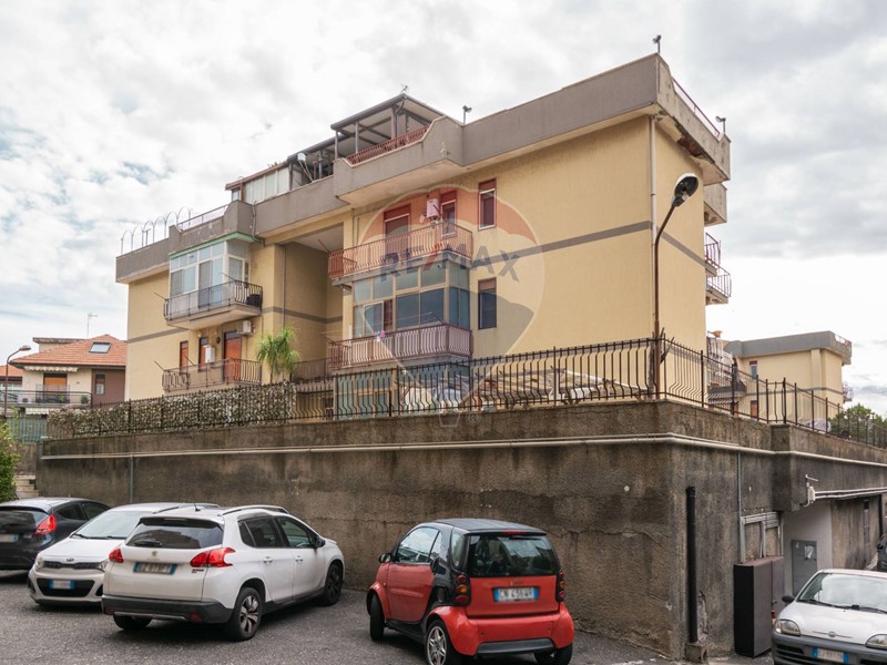 Quadrilocale in Vendita a Gravina di Catania, 120'000€, 115 m²