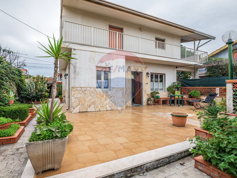 Villa in Vendita a Augusta, 90'000€, 81 m²