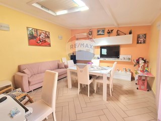 Casa Indipendente in Vendita a Lentini, 89'000€, 115 m²