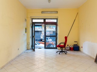 Immobile commerciale in Vendita a Misterbianco, 60'000€, 60 m²