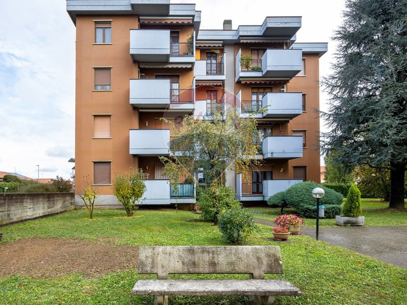 Trilocale in Vendita a Roncello, 160'000&euro;, 97 m²