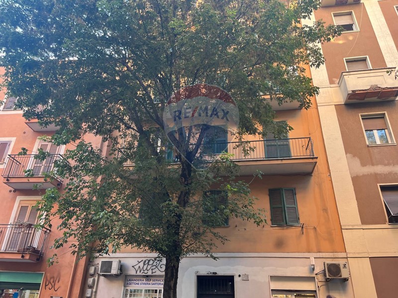 Bilocale in Vendita a Roma, 175'000€, 55 m²