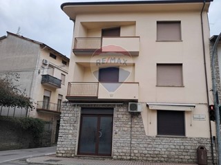 Casa Semi Indipendente in Vendita a Pratovecchio Stia, 90'000&euro;, 210 m²