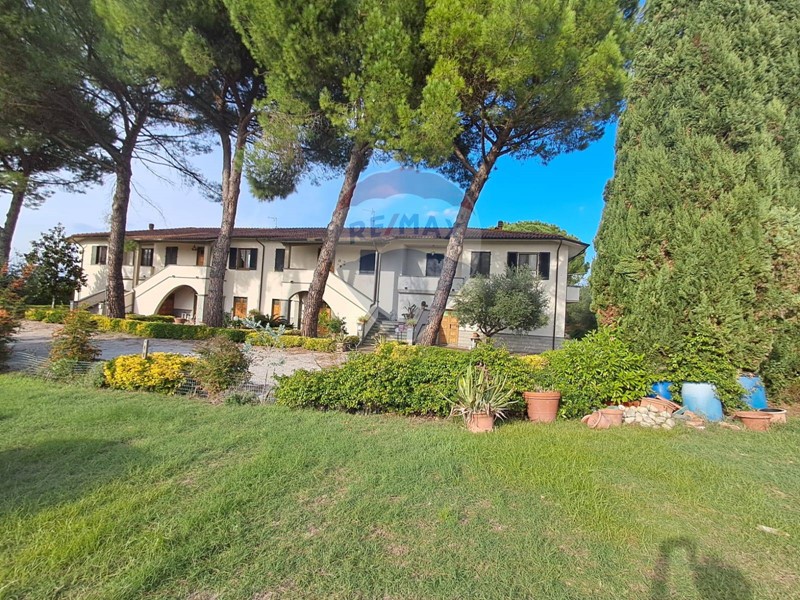Casa Indipendente in Vendita a Empoli, 2'091'000&euro;, 1300 m²
