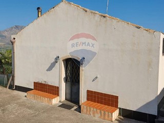 Villa in Vendita a Castiglione di Sicilia, 180'000€, 200 m²