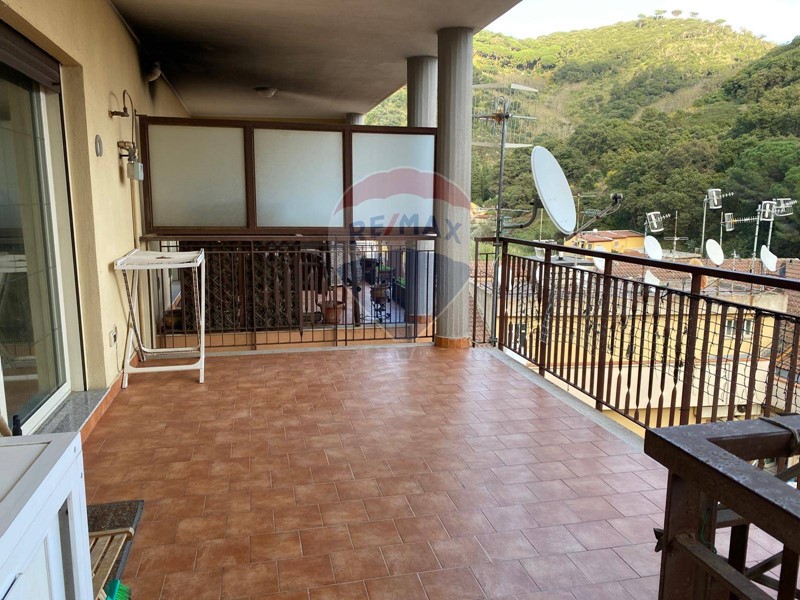 Appartamento in Vendita a Messina, 140'000€, 133 m²