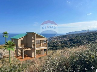 Terreno edificabile in Vendita a Alì Terme, 200'000&euro;, 9860 m²