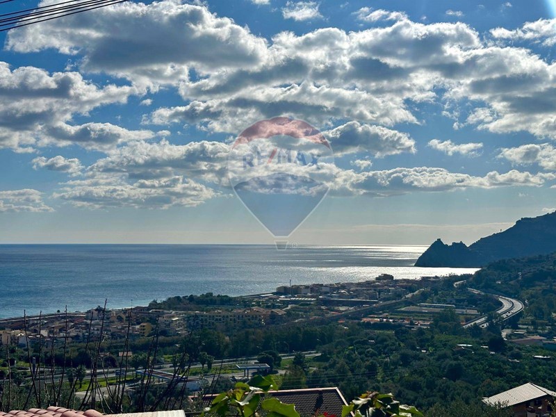 Casa Indipendente in Vendita a Savoca, 79'800&euro;, 52 m²