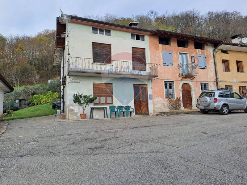 Rustico in Vendita a Valdagno, 270'000&euro;, 252 m²