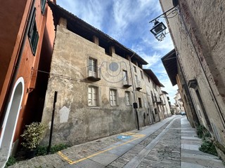 Appartamento in Vendita a Giaveno, 135'000&euro;, 300 m²