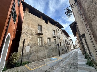 Appartamento in Vendita a Giaveno, 135'000&euro;, 300 m²