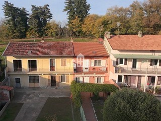Casa Indipendente in Vendita a Mazzè, 124'000&euro;, 80 m²
