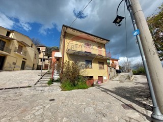 Casa Indipendente in Vendita a Santa Paolina, 27'500&euro;, 125 m²