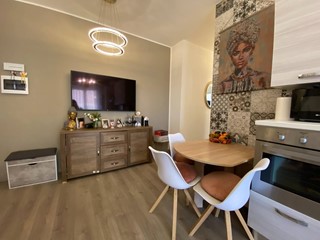 Trilocale in Vendita a Cardano al Campo, 88'000&euro;, 68 m²