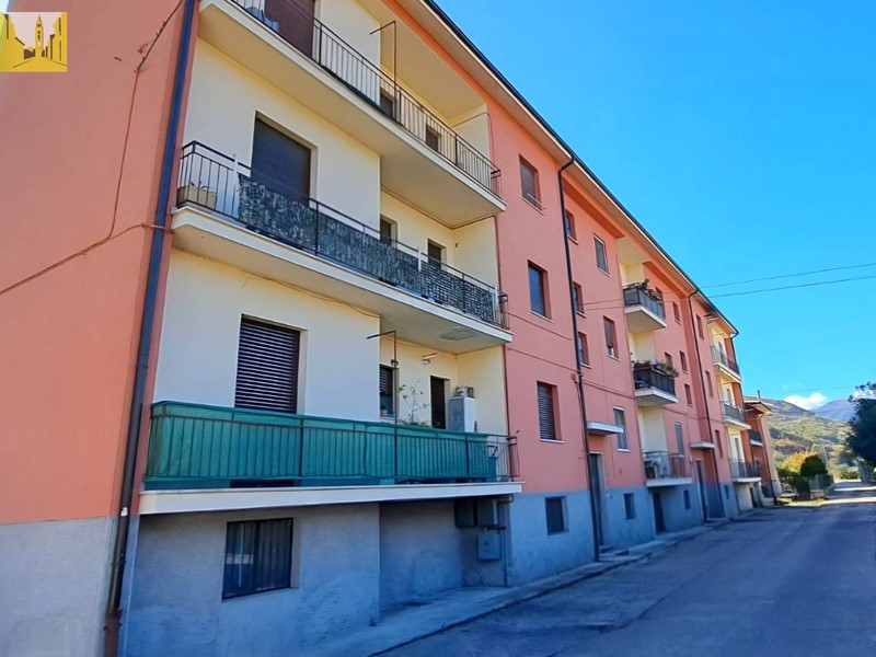 Quadrilocale in Vendita a Montorio al Vomano, 95'000&euro;, 137 m²