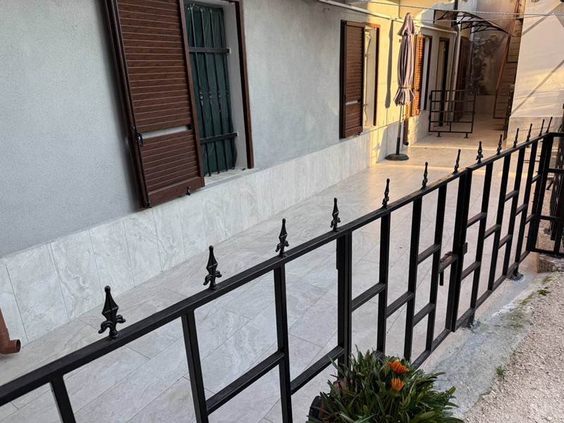 Casa Semi Indipendente in Vendita a Ostiglia, 110'000&euro;, 237 m²