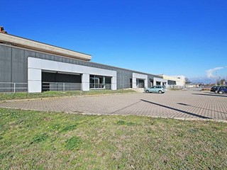 Negozio in Affitto a Osio Sopra, 4'166€, 470 m²