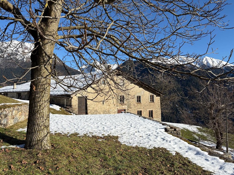 Appartamento in Vendita a Gromo, 160'000&euro;, 440 m²