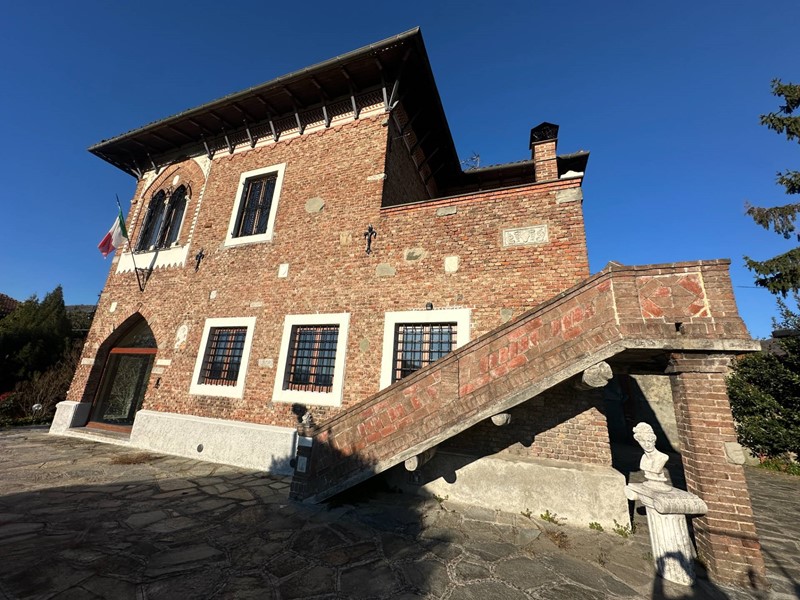 Villa in Vendita a Mignanego, 740'000€, 250 m²
