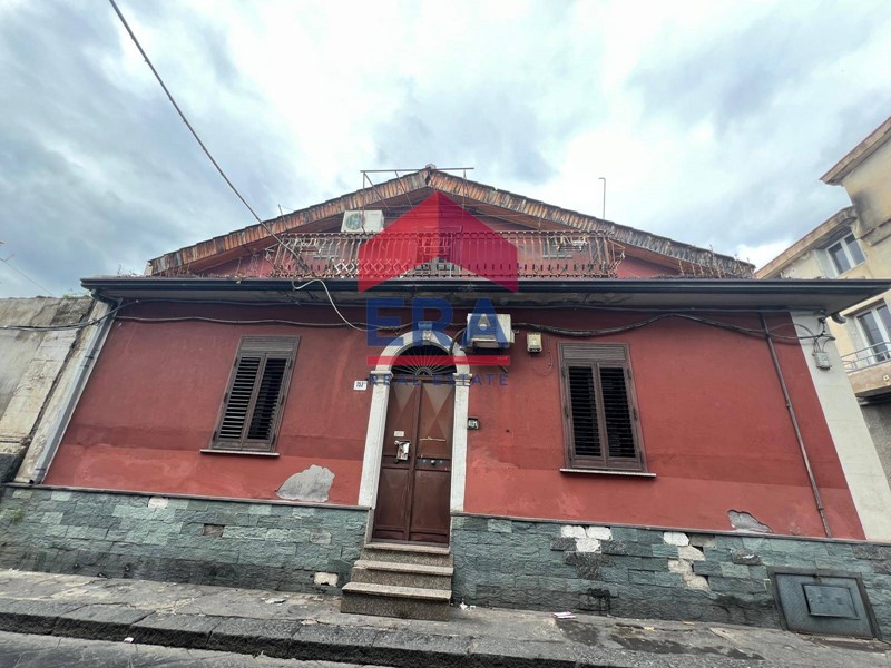 Casa Indipendente in Vendita a Catania, 89'000&euro;, 200 m²