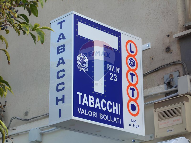 Attività commerciale in Vendita a Empoli, 130'000&euro;, 10 m²