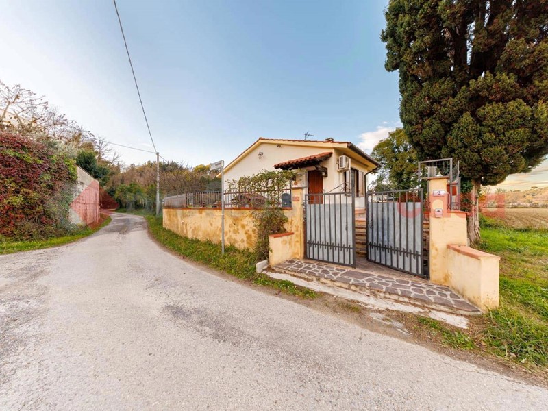 Casa Indipendente in Vendita a Crespina Lorenzana, 230'000&euro;, 85 m²