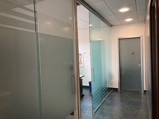 Ufficio in Vendita a Brindisi, 450'000€, 340 m², arredato, con Box