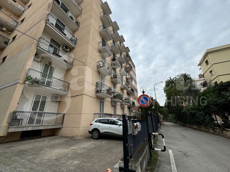 Quadrilocale in Vendita a Bari, 175'000€, 85 m²