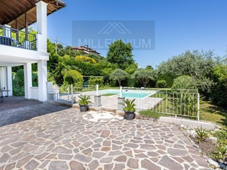 Villa in Vendita a Dormelletto, 549'000&euro;, 273 m²