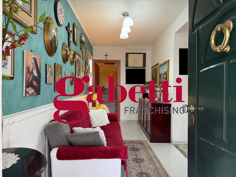 Villa in Vendita a Caserta, 465'000&euro;, 302 m²