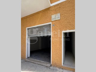 Negozio in Vendita a Cagliari, 130'000&euro;, 77 m²