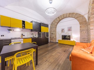 Bilocale in Affitto a Roma, 1'900€, 63 m², arredato