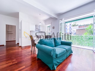 Bilocale in Affitto a Napoli, zona Vomero, 1'090€, 100 m²