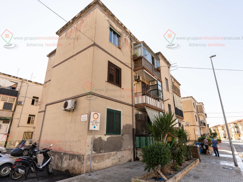 Trilocale in Vendita a Siracusa, zona Tisia Tica Zecchino, 55'000€, 83 m²