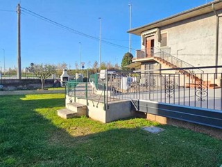 Quadrilocale in Vendita a Montirone, 185'000&euro;, 147 m², con Box