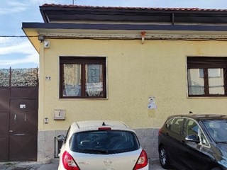 Villa bifamiliare in Vendita a Torino, zona BORGATA LESNA, 585'000&euro;, 200 m²