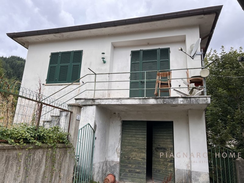 Casa Indipendente in Vendita a Zeri, 48'000€, 82 m²