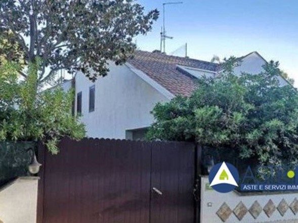 Villa in Vendita a Tarquinia, 142'500&euro;, 137 m²