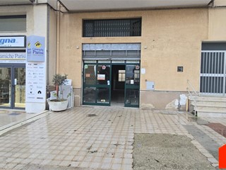 Ufficio in Affitto a Alcamo, 800€, 160 m²