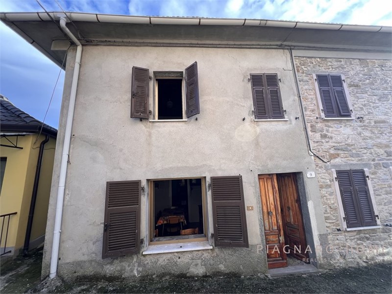 Casale in Vendita a Zeri, 15'000€, 60 m²