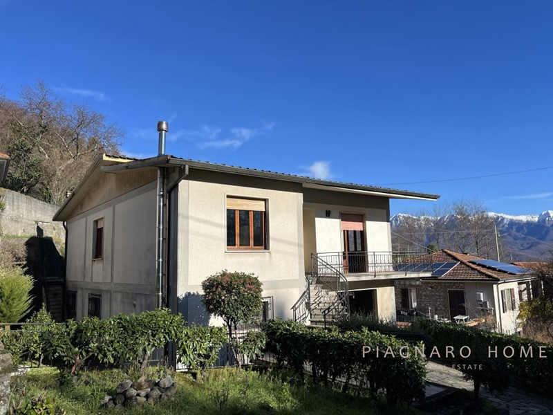 Villa in Vendita a Mulazzo, 110'000€, 334 m²