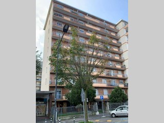 Trilocale in Vendita a Grugliasco, 105'000&euro;, 85 m²