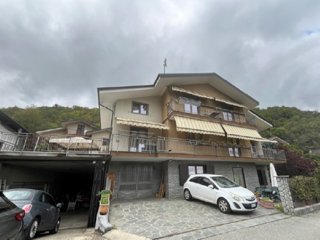 Casa Indipendente in Vendita a Pinasca, 180'000&euro;, 338 m²