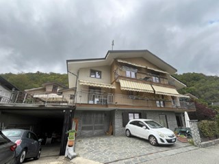 Casa Indipendente in Vendita a Pinasca, 180'000&euro;, 338 m²