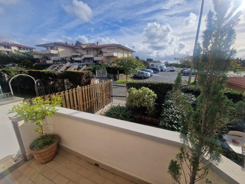 Villetta a schiera in Vendita a Rosignano Marittimo, zona Rosignano Solvay, 279'000&euro;, 160 m², con Box