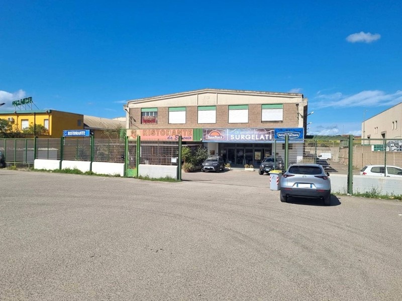 Capannone in Vendita a Sestu, 1'250'000&euro;, 1900 m²