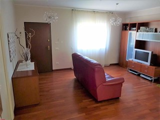 Villa bifamiliare in Vendita a Avezzano, 220'000&euro;, 160 m²