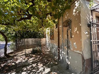 Quadrilocale in Vendita a Avezzano, 70'000€, 90 m², arredato