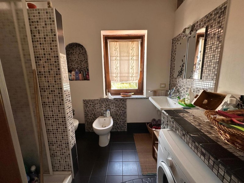 Villa bifamiliare in Vendita a Avezzano, 205'000&euro;, 180 m²