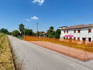 Casa Indipendente in Vendita a Boara Pisani, 35'000&euro;, 400 m²